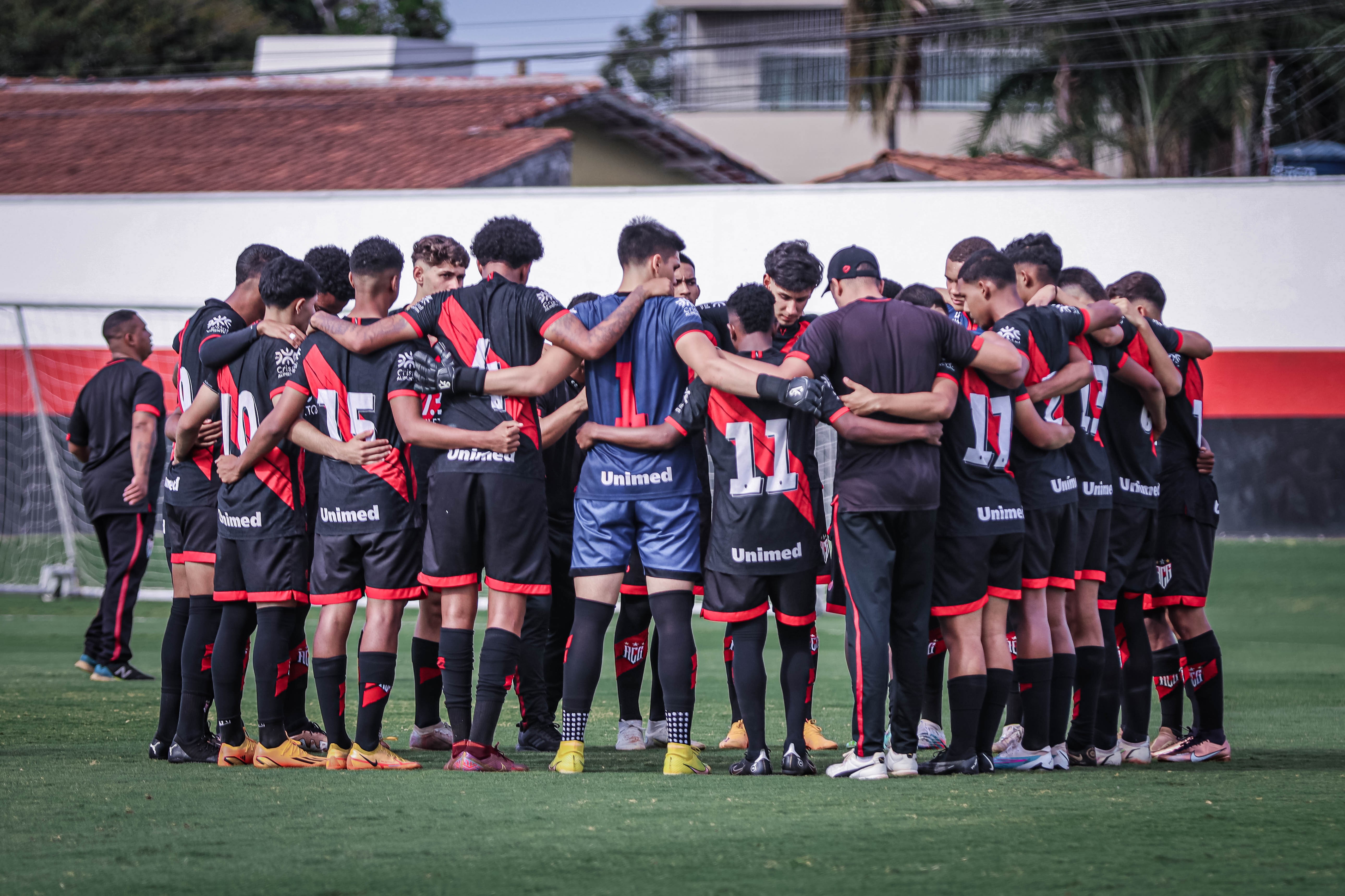 Flamengo fecha com lateral-direito do Tubarão para o time sub-20